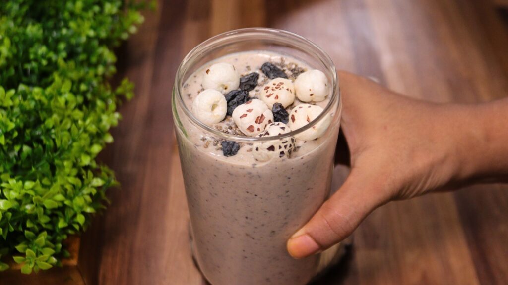 Makhana Raisins Smoothie 1