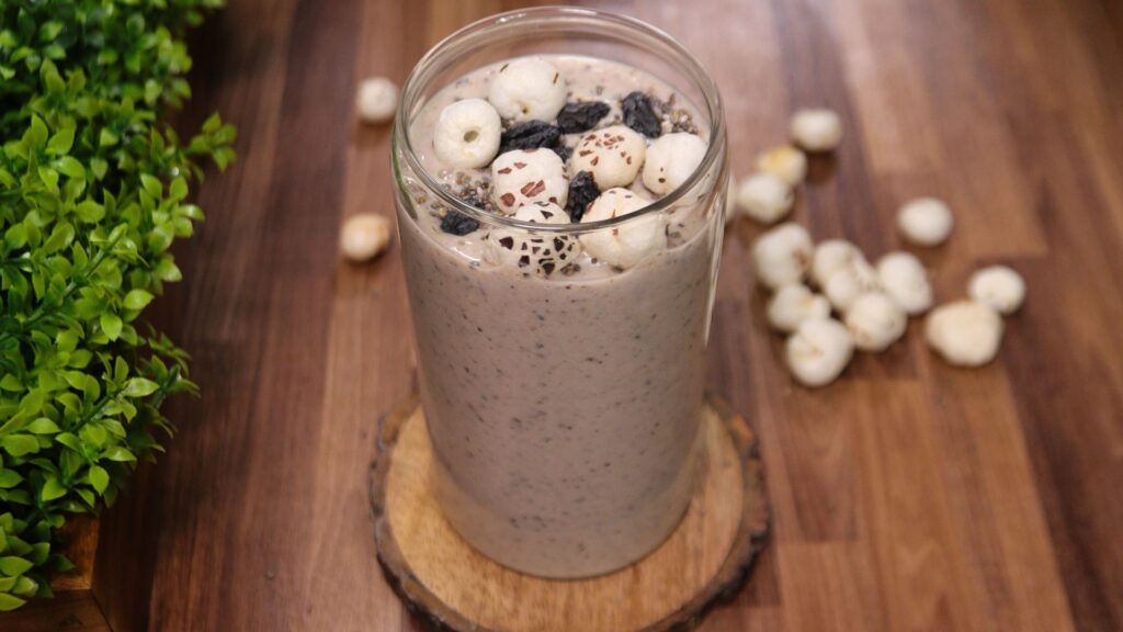 Makhana Raisins Smoothie