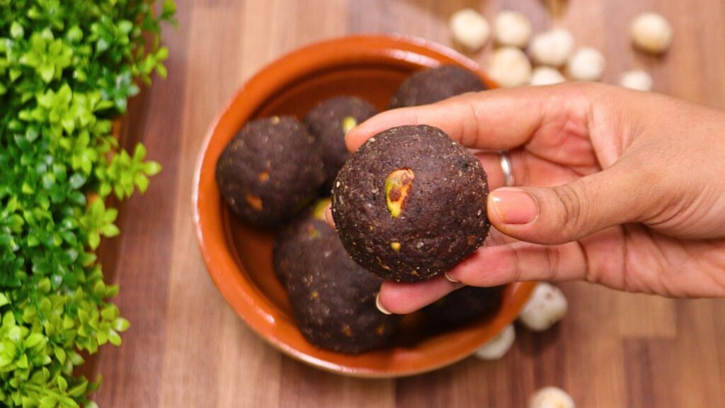 Ragi Makhana Laddu 1