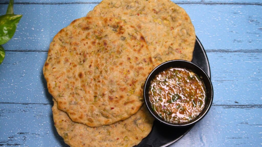 Jowar Garlic Paratha